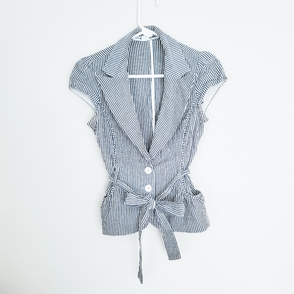 EUC adorable seersucker blazer